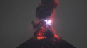 Spectacol de lumini creat de eruptia unui vulcan. Acest fenomen este extrem de rar - VIDEO