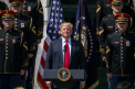 Trump considera "foarte jignitoare" ideea lui Macron privind o armata europeana