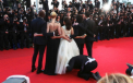 Cannes 2014. Incident ciudat pe covorul rosu: un barbat s-a bagat sub rochia actritei America Ferrara