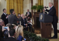 Un judecator federal a ordonat Casei Albe sa restituie acreditarea unui jurnalist CNN, ridicata dupa un schimb de replici cu presedintele Donald Trump - VIDEO