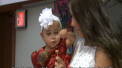De ziua adoptiilor din districtul american Milwaukee, o instanta a oficializat una cu totul iesita din comun. Un cuplu a infiat o fetita de un anisor, la 17 ani dupa ce au primit-o in sanul familiei pe sora sa mai mare - VIDEO