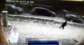 Momentul in care o femeie este strivita de o bucata de gheata, in Kazahstan. Imagini socante - VIDEO