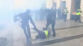 Proteste violente la Paris. Mii de manifestanti s-au adunat pe bulevardul central din capitala franceza pentru a-si exprima din nou dezacordul fata de cresterea preturilor la carburanti - VIDEO