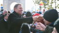 Klaus Iohannis, baie de multime la parada, in timp ce jandarmeria a fost huiduita