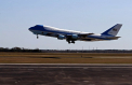 Sicriul lui George H.W. Bush, adus la Washington D.C. cu Air Force One
