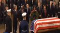 Americanii isi iau ramas bun de la fostul presedinte George Bush Senior. Sicriul cu trupul neinsufletit a fost adus la Washington si depus la Capitoliu - VIDEO