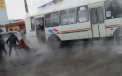 Siberia: 13 raniti, dupa ce o conducta cu apa clocotita s-a spart sub autobuzul in care se aflau