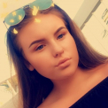 Fata de 13 ani, gasita moarta in camera sa, dupa ce a fost hartuita pe Snapchat si Instagram