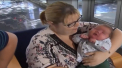 Chiar din primele clipe de la nastere a reusit sa bata un record. Un bebelus din Texas a aparut pe lume cu o greutate impresionanta: are 7 kilograme - VIDEO