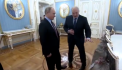 Lukashenko i-a adus slanina si 4 saci cu cartofi lui Putin. Reactia liderului rus - VIDEO