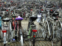 Ai renunta la masina pentru bicicleta? Tara din UE care isi plateste pe cei care pedaleaza