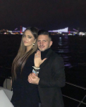 Un stelist si-a cerut iubita in casatorie de Revelion! Cum arata femeia care a spus DA imediat - FOTO/VIDEO