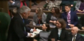 Theresa May a supravietuit unui vot de neincredere convocat de opozitia laburista, dupa infrangerea istorica din Parlament - VIDEO