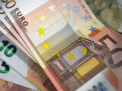Strainii din Italia ar putea primi lunar cate 780 de euro. Cine poate lua banii