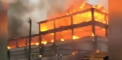 Doua centre comerciale din Republica Daghestan au fost cuprinse de flacari. Incendiul a distrus cladirile si s-a raspandit la cateva magazine mai mici - VIDEO