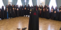 Un ritual neobisnuit pentru secolul in care traim s-a facut la Moscova. Mai multe femei care sustin ca sunt vrajitoare s-au intalnit la un conac din centrul orasului si au facut ciudatenii care sa-l ajute pe Vladimir Putin sa devina mai puternic - VIDEO