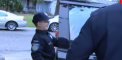 Un baietel din statul american California, chinuit de o boala rara, a avut parte de o zi speciala. Acesta a devenit cadet pentru o 24 de ore si a invatat sa foloseasca echipamentele din masina de patrula si sa traga din arma - VIDEO