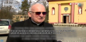Un preot din Polonia are grija de sufletele si nervii soferilor. Le ofera locuri de parcare in curtea Bisericii sale cu conditia sa se roage - VIDEO