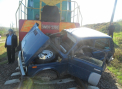FOTO. Automobil lovit de tren la Comrat: Soferul in varsta de 51 de ani a murit pe loc