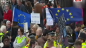 Sunt proteste la Londra. Zeci de mii de oameni au iesit pe strazi si au marsaluit pana la sediul Parlamentului, spunand ca vor inca un  referendum privind Brexitul - VIDEO