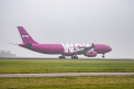 Pasageri blocati pe aeroporturi dupa ce o companie low cost s-a inchis