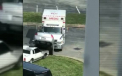 A plecat la plimbare cu o ambulanta furata si a lovit mai multe masini parcate - VIDEO