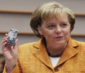 Hollande si Merkel, tinta pe Facebook pentru ucraineni. Conturile au fost asaltate cu mesaje:"Frau Ribbentrop"