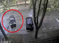 PRAPAD! Oare cum si-a luat permisul?! Ce a facut o soferita intr-o parcare GOALA: VIDEO