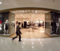 Zara retrage o bluza pentru copii. Ce au observat clientii atunci cand au privit-o cu atentie
