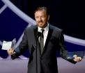 Ricky Gervais, creatorul The Office, rade pe Twitter de vedetele care au aparut goale in presa, dupa ce li s-au furat fotografiile