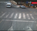 Accident groaznic in China. Doi pietoni care asteptau la semafor au fost spulberati de o masina