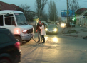 Ce a patit soferul unui microbuz pe strada Alecsandri: Pe drumurile de tara a mers fara probleme