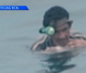 Un pescar din Columbia a plutit doua zile in Oceanul Pacific ajutat de o lada frigorifica mica. Cum a fost descoperit