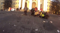 OROARE la Kiev. Momentul in care un barbat neinarmat este IMPUSCAT in cap in plina strada. VIDEO