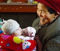 A adoptat si a crescut 39 de copii cu dizabilitati. Cum au inteles autoritatile din China sa isi arate recunostinta