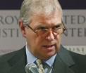 Printul Andrew a negat public acuzatiile potrivit carora ar fi intretinut relatii intime cu o minora