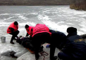 A incercat sa-i salveze, dar s-a inecat si el. Trei persoane inghitite de ape la Edinet: Tragedie de nedescris. VIDEO