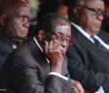 Caderea presedintelui Mugabe pe scari nu a ramas nepedepsita. Ce au patit 27 de garzi de corp ale presedintelui din Zimbabwe