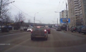 Sfideaza regulile de circulatie rutiera. Ce face un taximetrist in trafic. VIDEO
