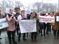 PROTESTUL GRAVIDELOR la ministerul Muncii. Zeci de mamici, nemultumite de o noua lege. VIDEO