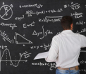 Unul dintre cele mai bune sisteme de educatie din lume e gata sa renunte la matematica si chimie. Ce ar urma sa invete elevii