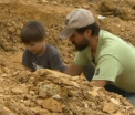 Descoperirea uimitoare a unui baietel de 4 ani, care a gasit fosilele unui dinozaur vechi 100 de milioane de ani