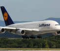 Lufthansa, atacata cibernetic. Hackerii au spart baza de date a clientilor companiei aeriene