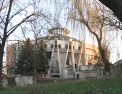 "Noaptea auzim pasi si scancete". Soarta cladirilor construite pe cimitire: Circul si cinematograful Gaudemus, printre ele