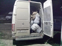 Contrabanda "ghimpoasa" la granita cu Ucraina. Ce au gasit politistii de frontiera intr-un microbuz. FOTO