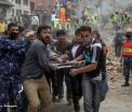 Trei oameni au fost scosi in viata de sub daramaturi, in Nepal, la 8 zile dupa cutremur. Ultimul bilant oficial al victimelor