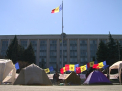 "Moldo-Maidan" in PMAN. Protestele angajatilor unei firme de colectare a metalului continua: "Am instalat corturi" 