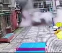 Momentul in care o cladire de 9 etaje din China se prabuseste peste zeci de familii. Sunt cel putin 10 victime