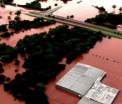 Stare de urgenta in mai multe localitati din SUA. Doi oameni au murit, iar sute de case au fost distruse de inundatii