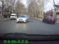 Sa fie oare molipsitor? Ce face acest sofer intr-o intersectie din capitala. VIDEO